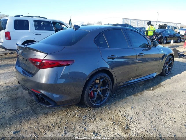 Alfa Romeo Giulia 2017 ALFA ROMEO GIULIA QUADRIFOGLIO RWD - автомобили, коли, обяви за нови и употребявани 7