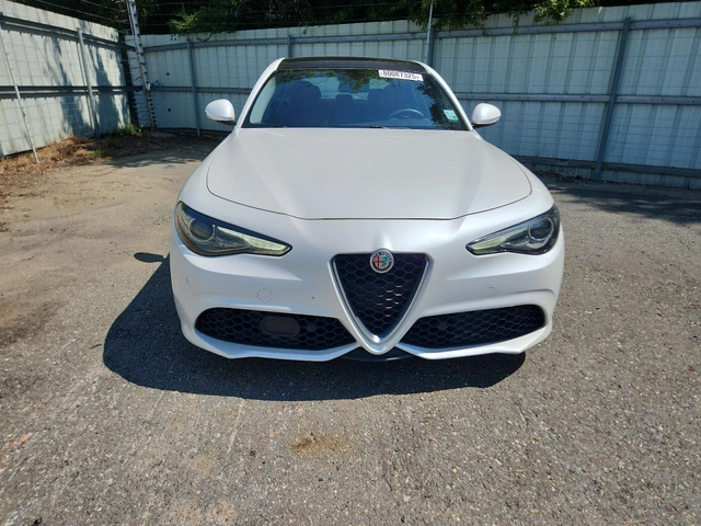 Alfa Romeo Giulia 2017 ALFA ROMEO GIULIA TI - автомобили, коли, обяви за нови и употребявани 1