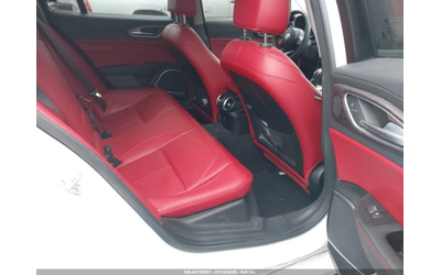 Alfa Romeo Giulia TI AWD - автомобили, коли, обяви за нови и употребявани 11