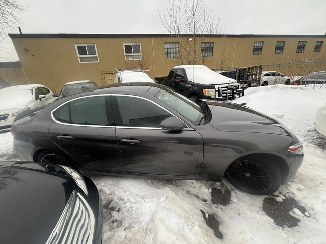 Alfa Romeo Giulia TI С РЕГИСТРАЦИЯ & АВТО КРЕДИТ - автомобили, коли, обяви за нови и употребявани 3