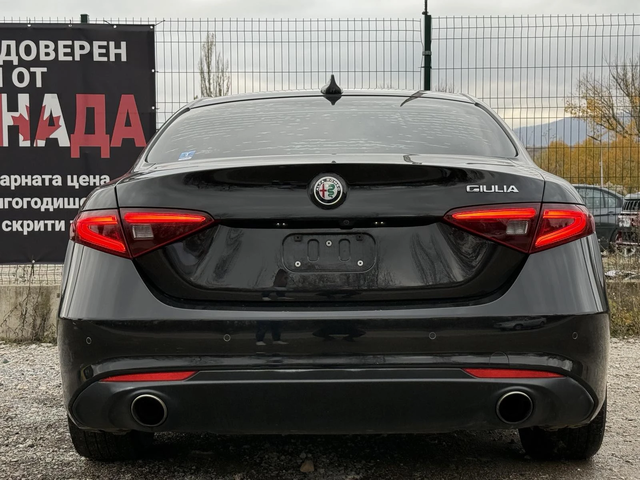 Alfa Romeo Giulia 2.0T* RWD - автомобили, коли, обяви за нови и употребявани 4