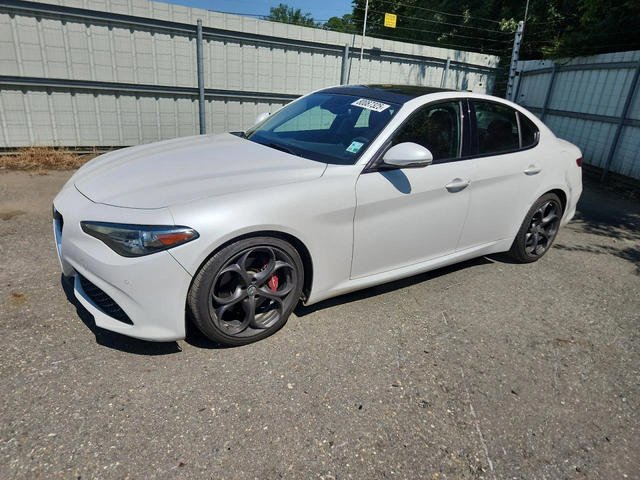 Alfa Romeo Giulia 2.0* TI* РЕАЛНИ КМ* ПЕРФЕКТНА - автомобили, коли, обяви за нови и употребявани 0