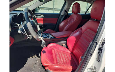 Alfa Romeo Giulia 2.0* TI* РЕАЛНИ КМ* ПЕРФЕКТНА - автомобили, коли, обяви за нови и употребявани 7