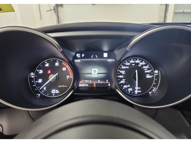 Alfa Romeo Giulia VELOCE* CARFAX* - автомобили, коли, обяви за нови и употребявани 7