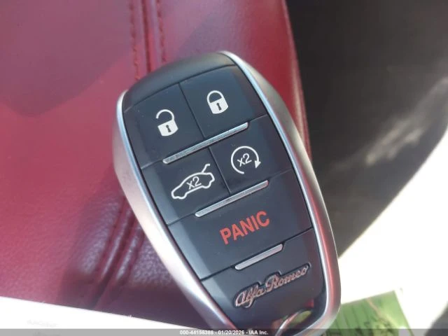 Alfa Romeo Giulia * KEYLESS* ПАНОРАМА* КОЖА* ПОДГРЕВ* КАМЕРА* - автомобили, коли, обяви за нови и употребявани 11