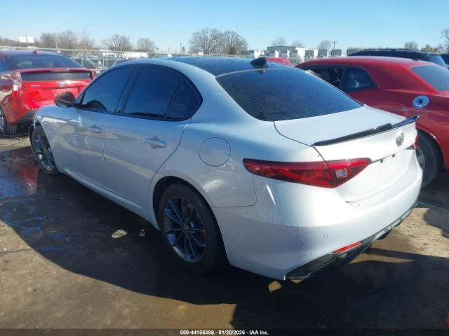 Alfa Romeo Giulia * KEYLESS* ПАНОРАМА* КОЖА* ПОДГРЕВ* КАМЕРА* - автомобили, коли, обяви за нови и употребявани 3