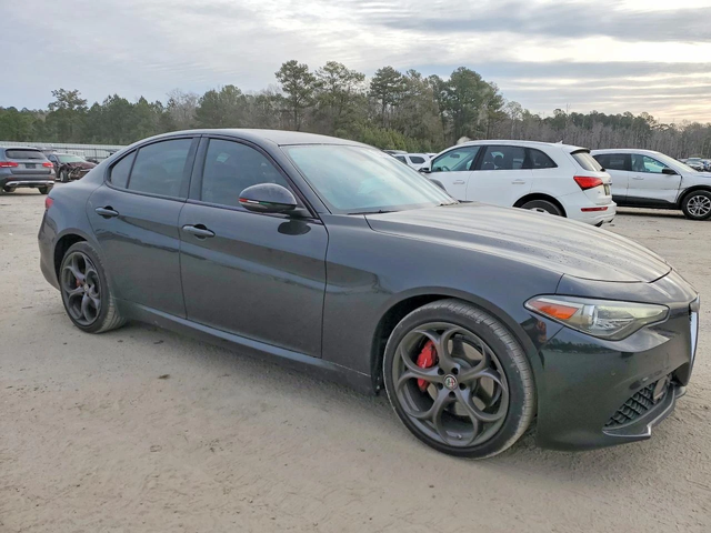 Alfa Romeo Giulia * TI* Q4* КОЖА* ПОДГРЕВ* ШИБИДАХ* LED* - автомобили, коли, обяви за нови и употребявани 0