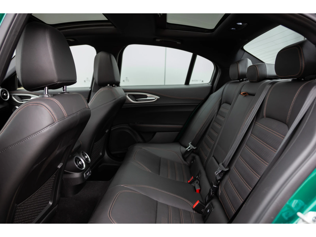 Alfa Romeo Giulia Intensa AWD АвтоКредит (ЦЕНА ДО БГ) - автомобили, коли, обяви за нови и употребявани 15