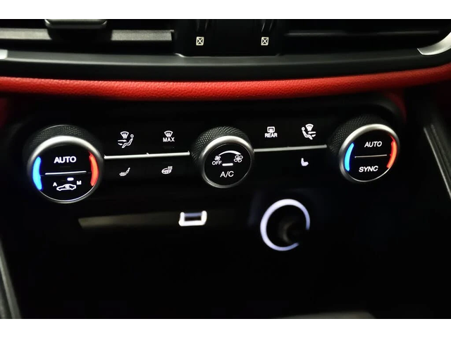 Alfa Romeo Giulia Ti Sport * АвтоКредит * (ЦЕНА ДО БГ) - автомобили, коли, обяви за нови и употребявани 11