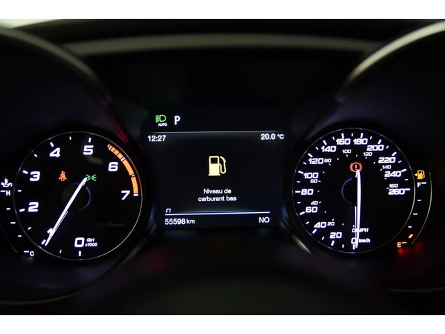 Alfa Romeo Giulia Ti Sport * АвтоКредит * (ЦЕНА ДО БГ) - автомобили, коли, обяви за нови и употребявани 9