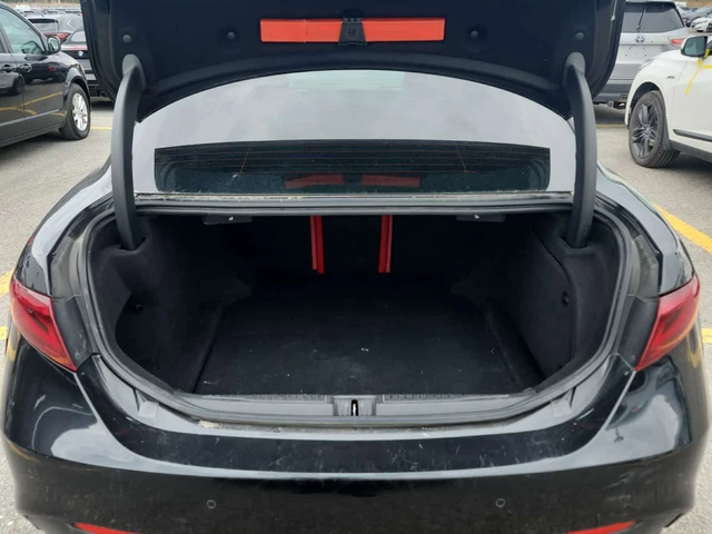 Alfa Romeo Giulia * TI SPORT * ПОДГРЕВ* KEYLESS* - автомобили, коли, обяви за нови и употребявани 12