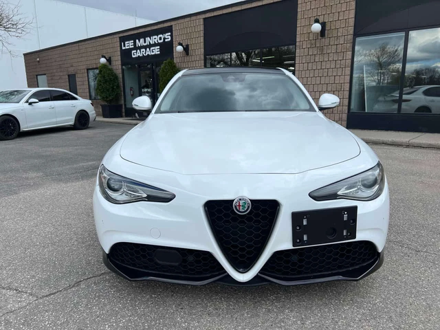 Alfa Romeo Giulia * Q4 * ПОДГРЕВ * NAVI * ZF8 - автомобили, коли, обяви за нови и употребявани 5