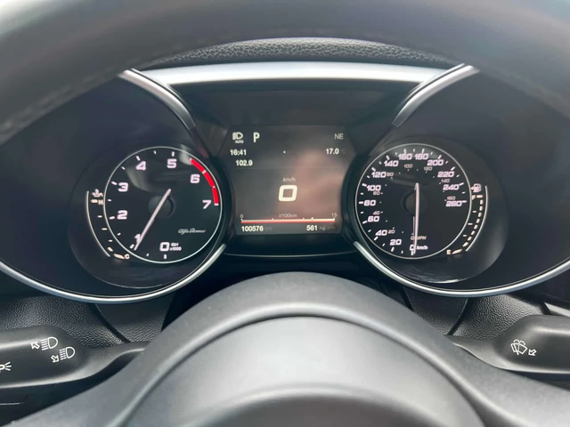 Alfa Romeo Giulia * Q4 * ПОДГРЕВ * NAVI * ZF8 - автомобили, коли, обяви за нови и употребявани 7