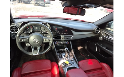 Alfa Romeo Giulia VELOCE/AWD/H&K/Distronic/RED Interior - автомобили, коли, обяви за нови и употребявани 7