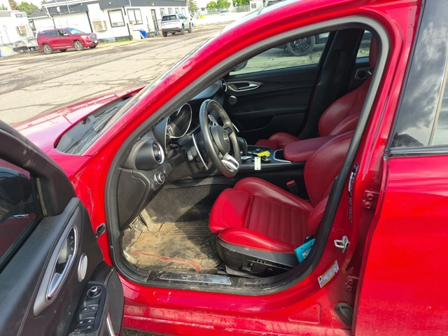 Alfa Romeo Giulia VELOCE/AWD/H&K/Distronic/RED Interior - автомобили, коли, обяви за нови и употребявани 8
