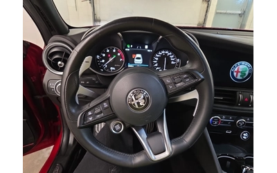 Alfa Romeo Giulia VELOCE/AWD/H&K/Distronic/Pano - автомобили, коли, обяви за нови и употребявани 13