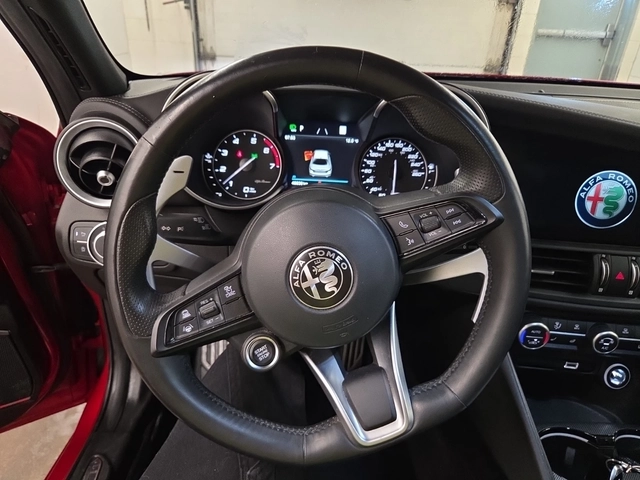 Alfa Romeo Giulia VELOCE/AWD/H&K/Distronic/Pano - автомобили, коли, обяви за нови и употребявани 13