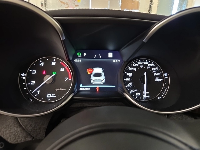 Alfa Romeo Giulia VELOCE/AWD/H&K/Distronic/Pano - автомобили, коли, обяви за нови и употребявани 14