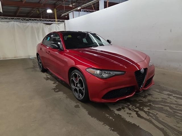 Alfa Romeo Giulia VELOCE/AWD/H&K/Distronic/Pano - автомобили, коли, обяви за нови и употребявани 2