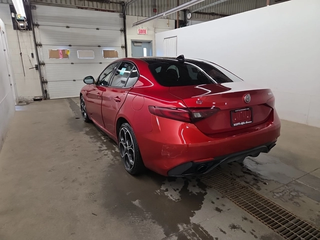 Alfa Romeo Giulia VELOCE/AWD/H&K/Distronic/Pano - автомобили, коли, обяви за нови и употребявани 3