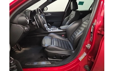 Alfa Romeo Giulia VELOCE/AWD/H&K/Distronic/Pano - автомобили, коли, обяви за нови и употребявани 8