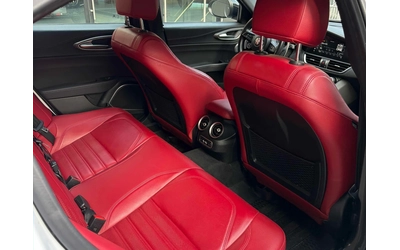 Alfa Romeo Giulia VELOCE/AWD/H&K/Distronic - автомобили, коли, обяви за нови и употребявани 10