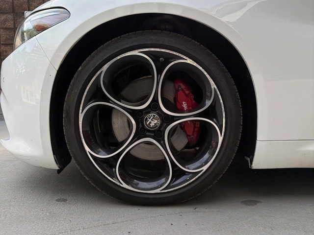 Alfa Romeo Giulia VELOCE/AWD/H&K/Distronic - автомобили, коли, обяви за нови и употребявани 6