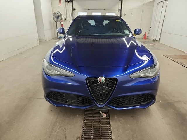 Alfa Romeo Giulia SPRINT / CARFAX - автомобили, коли, обяви за нови и употребявани 1