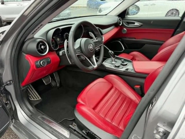 Alfa Romeo Giulia - автомобили, коли, обяви за нови и употребявани 11