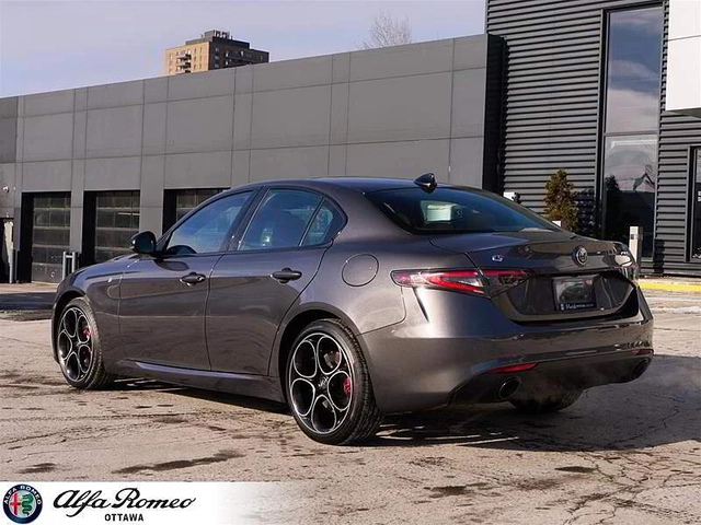Alfa Romeo Giulia FACE| ОТ МАГАЗИНА| Q4 - автомобили, коли, обяви за нови и употребявани 3