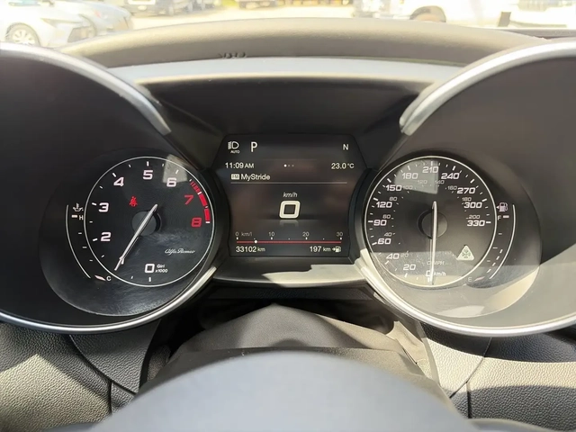 Alfa Romeo Giulia Quadrifoglio| От шоурум| лизинг! - автомобили, коли, обяви за нови и употребявани 9