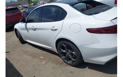 Alfa Romeo Giulia Q4 TI SPORT - автомобили, коли, обяви за нови и употребявани 10