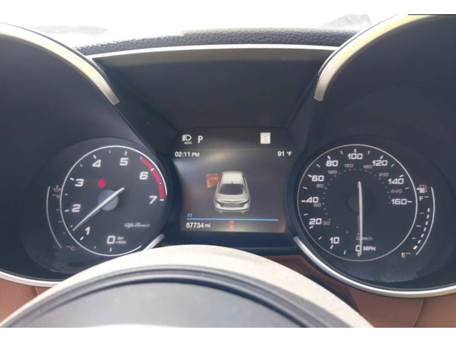 Alfa Romeo Giulia Q4 TI SPORT - автомобили, коли, обяви за нови и употребявани 6