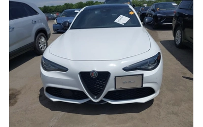 Alfa Romeo Giulia Q4 TI SPORT - автомобили, коли, обяви за нови и употребявани 9