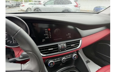 Alfa Romeo Giulia Ti berline sport Q4 / HARMAN KARDON / ПАНОРАМА / - автомобили, коли, обяви за нови и употребявани 16