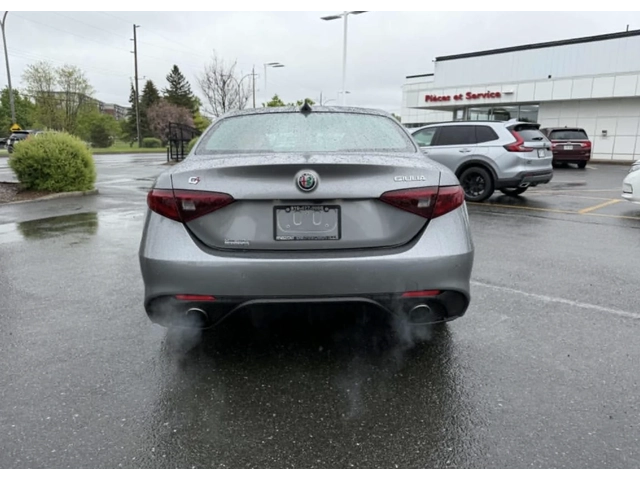 Alfa Romeo Giulia Ti berline sport Q4 / HARMAN KARDON / ПАНОРАМА / - автомобили, коли, обяви за нови и употребявани 5