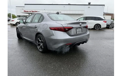 Alfa Romeo Giulia Ti berline sport Q4 / HARMAN KARDON / ПАНОРАМА / - автомобили, коли, обяви за нови и употребявани 6