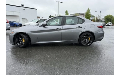 Alfa Romeo Giulia Ti berline sport Q4 / HARMAN KARDON / ПАНОРАМА / - автомобили, коли, обяви за нови и употребявани 7