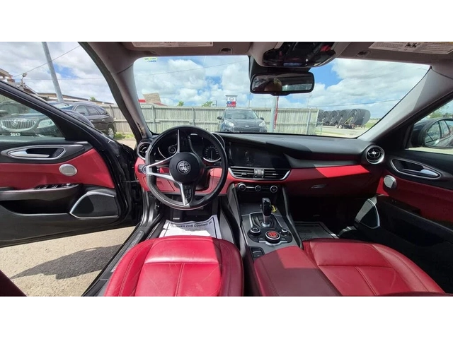 Alfa Romeo Giulia Ti AWD* DISTRONIC* HARMAN KARDON* ПОДГРЕВ* КАМЕРА* - автомобили, коли, обяви за нови и употребявани 10