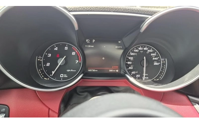 Alfa Romeo Giulia Ti AWD* DISTRONIC* HARMAN KARDON* ПОДГРЕВ* КАМЕРА* - автомобили, коли, обяви за нови и употребявани 11