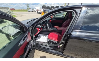 Alfa Romeo Giulia Ti AWD* DISTRONIC* HARMAN KARDON* ПОДГРЕВ* КАМЕРА* - автомобили, коли, обяви за нови и употребявани 9
