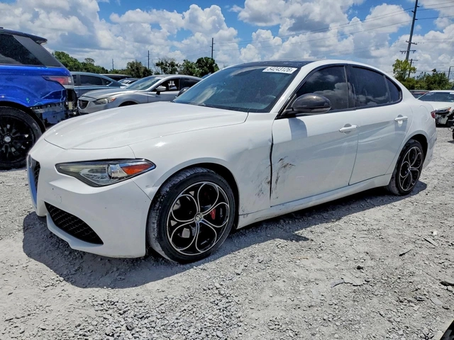 Alfa Romeo Giulia AWD* Q4* ПОДГРЕВ* ПАНОРАМА* КАМЕРА* KEYLESS* - автомобили, коли, обяви за нови и употребявани 0