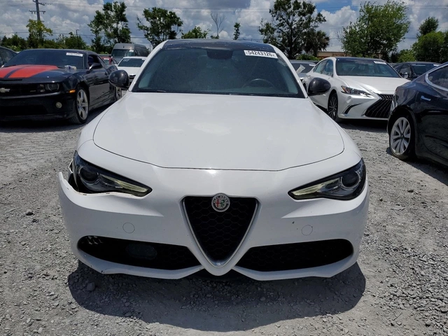 Alfa Romeo Giulia AWD* Q4* ПОДГРЕВ* ПАНОРАМА* КАМЕРА* KEYLESS* - автомобили, коли, обяви за нови и употребявани 2