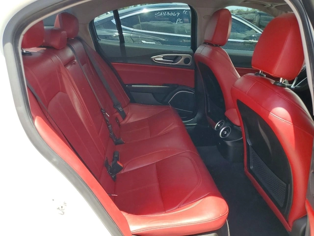 Alfa Romeo Giulia AWD* Q4* ПОДГРЕВ* ПАНОРАМА* КАМЕРА* KEYLESS* - автомобили, коли, обяви за нови и употребявани 9