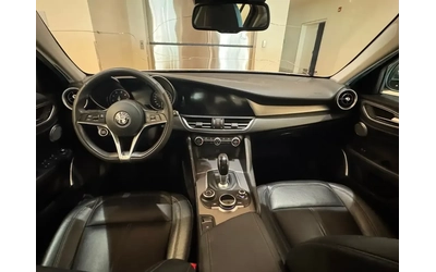 Alfa Romeo Giulia Ti AWD* ДИСТРОНИК* ЕДИН СОБСТВЕНИК* ОТ ОФИЦ.ДИЛЪР - автомобили, коли, обяви за нови и употребявани 12