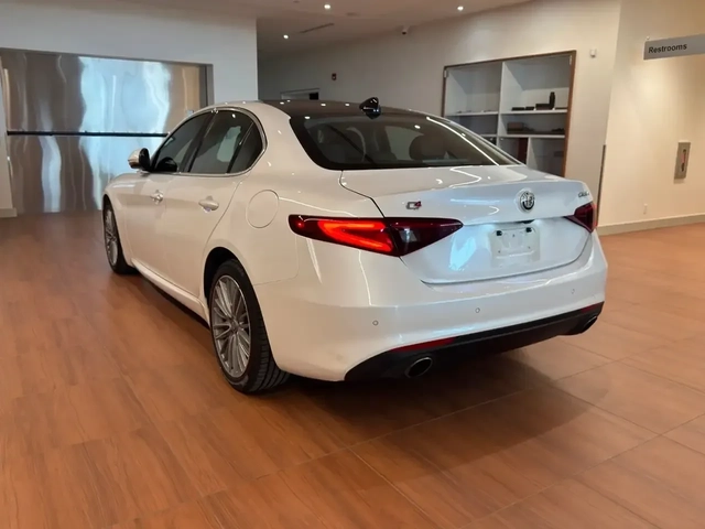 Alfa Romeo Giulia Ti AWD* ДИСТРОНИК* ЕДИН СОБСТВЕНИК* ОТ ОФИЦ.ДИЛЪР - автомобили, коли, обяви за нови и употребявани 4