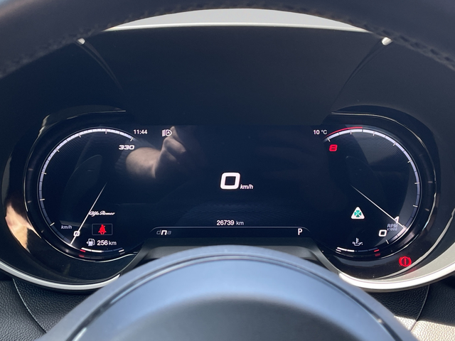 Alfa Romeo Giulia QV 2.9 V6 Bi-Turbo Petrol 520 hp AT8 RWD - автомобили, коли, обяви за нови и употребявани 11