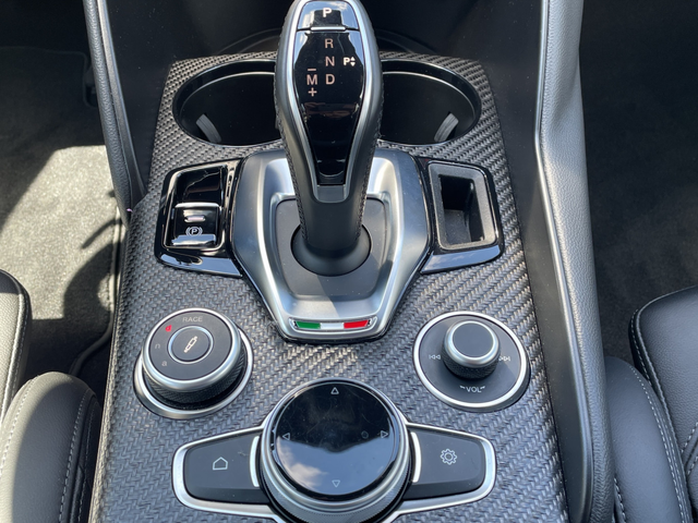 Alfa Romeo Giulia QV 2.9 V6 Bi-Turbo Petrol 520 hp AT8 RWD - автомобили, коли, обяви за нови и употребявани 18