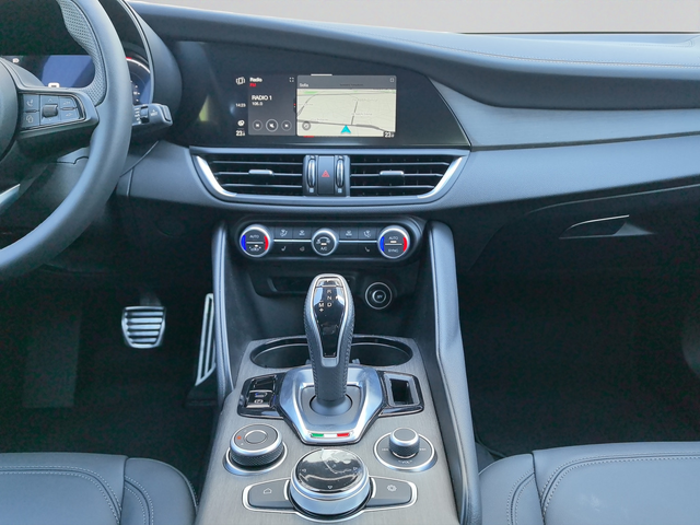 Alfa Romeo Giulia TI 2.2 Diesel 210 hp AT8 Q4 - автомобили, коли, обяви за нови и употребявани 13