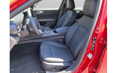 Alfa Romeo Giulia TI 2.2 Diesel 210 hp AT8 Q4 - автомобили, коли, обяви за нови и употребявани 9